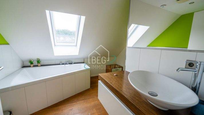 Wohnhaus: Badezimmer OG