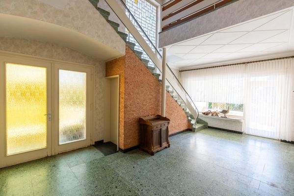 Entree mit über 3,4 m hohen Decken