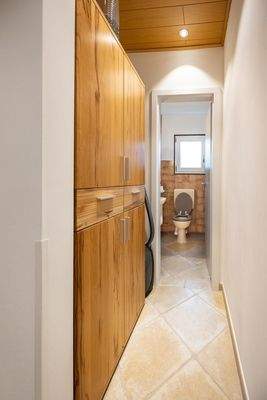 EG: Garderobe, Gäste-WC