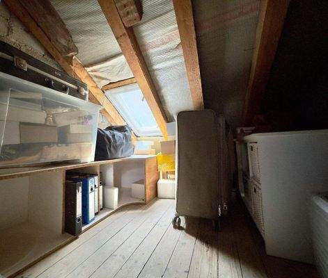 Abstellraum Treppenhaus