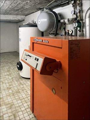 Gas-Zentralheizung im KG (BJ 1995, Viessmann)