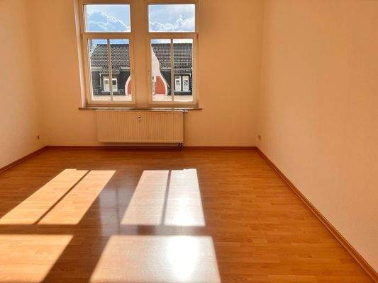 Wohn- & Schlafzimmer (4)