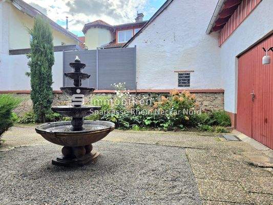 Innenhof, Garageneinfahrt