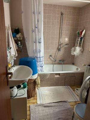 Bad Haus rechts vermieteter Teil