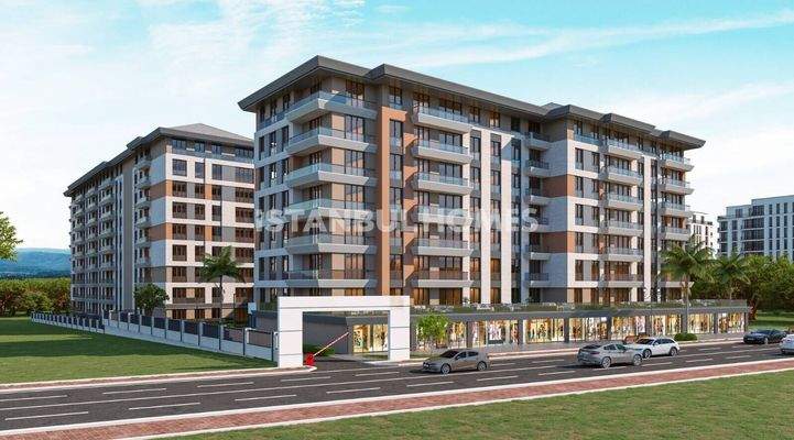 Flats in a Complex with Pool in Kucukcekmece Istanbul