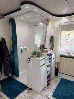 Krebsaueler Str. 11 Wohnung 2 Duschbad OG