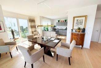 Essbereich mit Küche