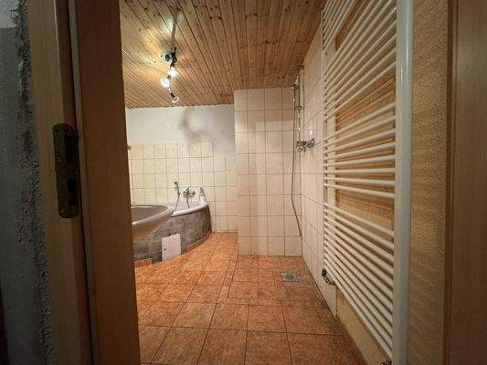 Badezimmer im Erdgeschoss