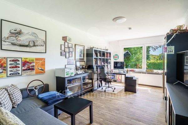 Büro-/Kinder-/ Gästezimmer Untergeschoss