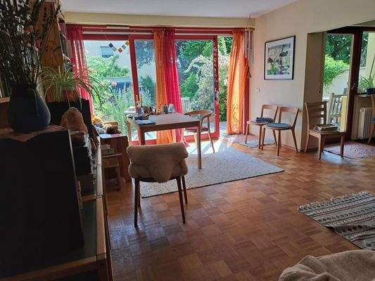 Wohn-/Esszimmer (Größer Raum)