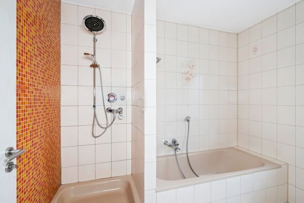 Gepflegtes Tageslichtbad 