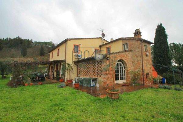 Charakteristischer "Casale" mit Garten und Pool in Montaione Palaia - Toskana