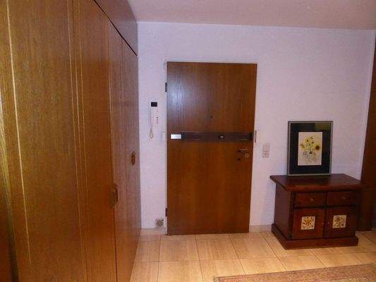 Eingang mit Panzerriegel und Videotelefonie.JPG