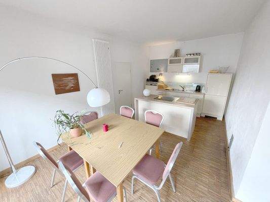 Küche mit Essbereich