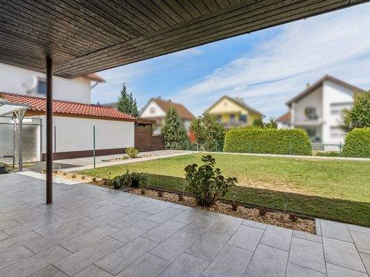 Garten hinter dem Haus 