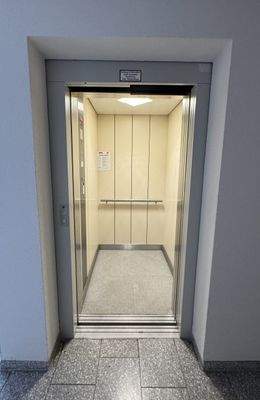 Lift von Tiefgarage bis auf Etage der Wohnung