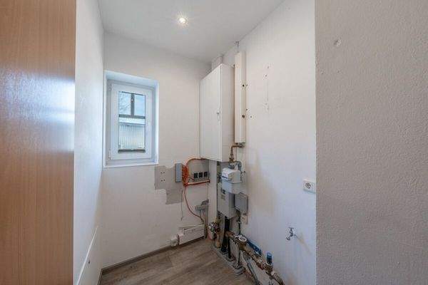 welcher zusätzlich die Hausanschlüsse beherberg