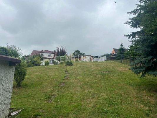 Gartenansicht von Garagen