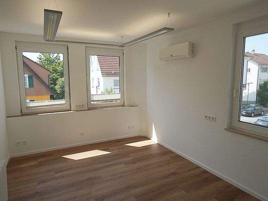 Büroraum / Behandlung