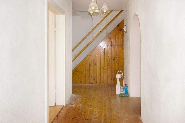 OG1 Flur Blick Richtung Aufgang DG