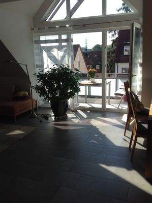 Aus WohnZimmer Blick über die Süd- Loggia hinweg