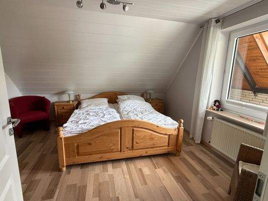 Schlafzimmer DG