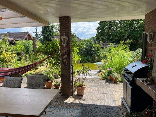 überdachte Terrasse