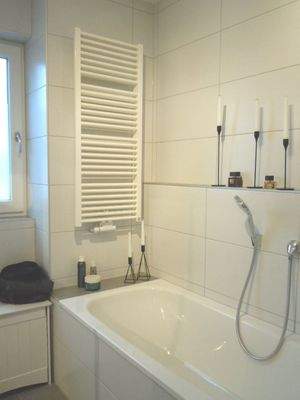 Wanne m.Handtuchwärmer.JPG