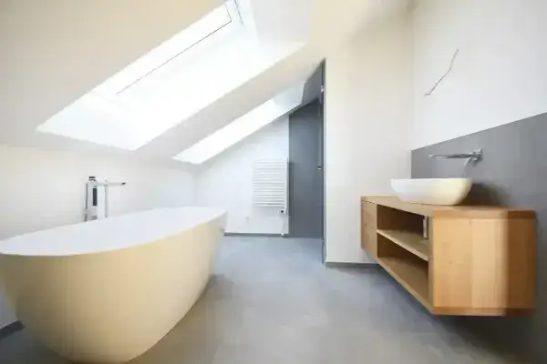 Bad mit Badewanne und Dusche _Einbaumöbel