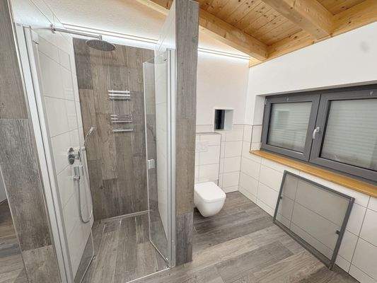 2025-11-20 14-24-45 Groß