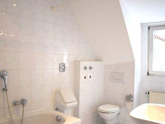 Badezimmer mit Tageslicht