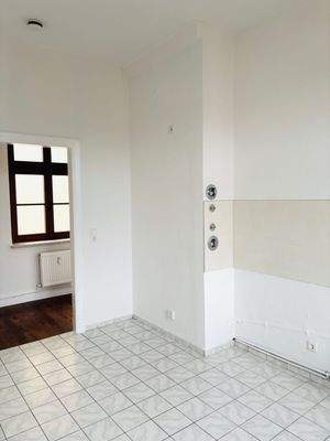 Küche mit Blick in den Flur