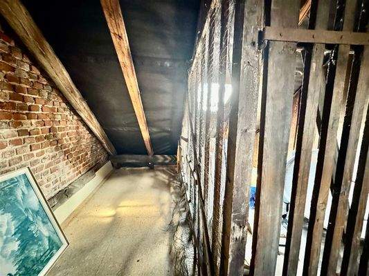 Dachbodenabteil mit gedämmten Dach