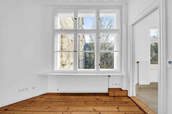 Großes Fenster zum Innenhof