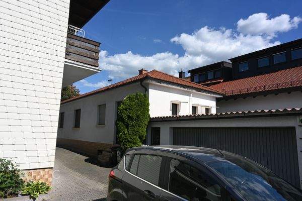 Blick auf die Gewerbeimmobilie