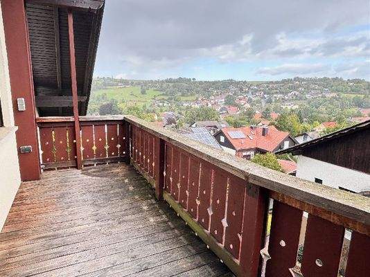 Der Balkon mit Blick ins Tal