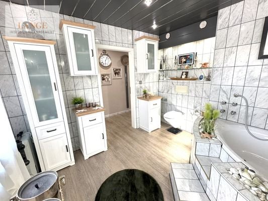 Wannenbad EG