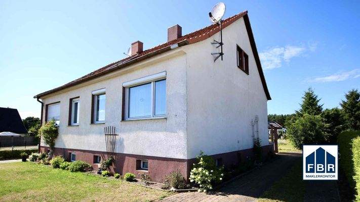 Giebelansicht/Auffahrt