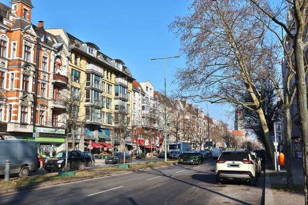 Einkaufsstraße Kaisereiche/Rheinstr.