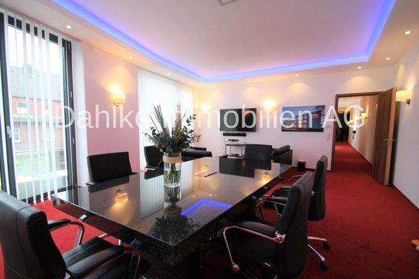 Großes Büro, Bild 1