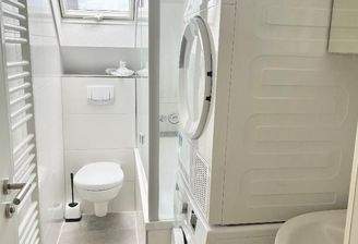 Badezimmer mit Dusche