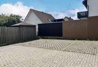 3 Kfz- Stellplätze im Außenbereich