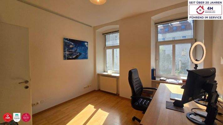 Büro/ Schlafzimmer