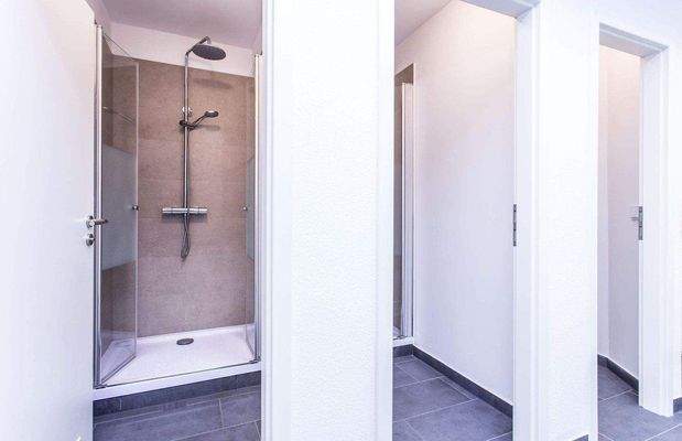 3 Bad und Waschraum (2).JPG