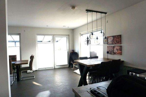 Blick in den Essbereich.JPG