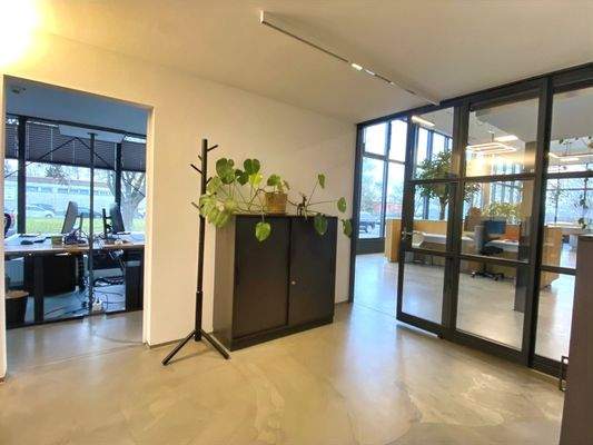 Büroraum 2 und 3 mit jeweils ca. 17 QM