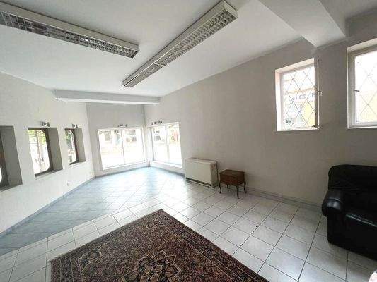 Verkaufsraum/Büro EG