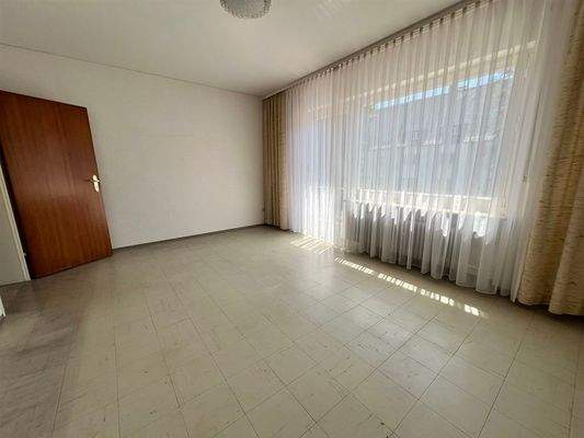 Kinderzimmer mit Balkonzugang