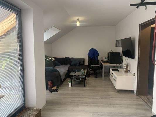 großzügiges und gemütliches Wohnzimmer