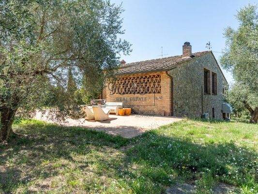 Exklusives toskanisches Landhaus mit Panoramablick auf die Türme von San Gimignano